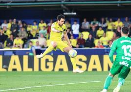 El Villarreal sigue soñando con la Champions y hunde al Espanyol