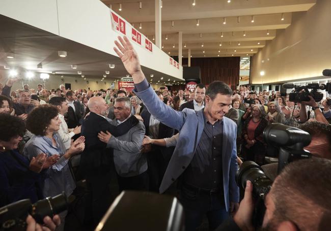 Sánchez, durante el mitin en Pamplona.