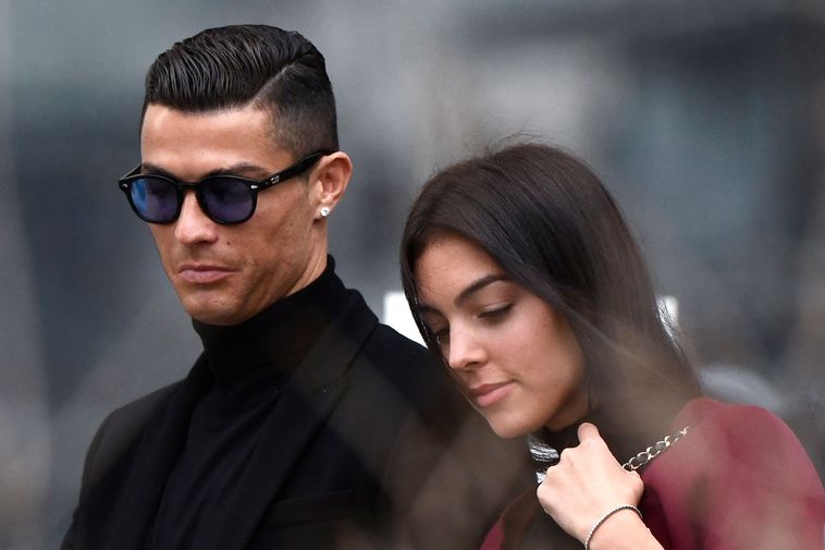 Cristiano y Georgina zanjan los rumores de crisis con una romántica foto