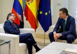 El presidente colombiano, Gustavo Petro, y el jefe del Ejecutivo español, Pedro Sánchez, este jueves en el Palacio de la Moncloa