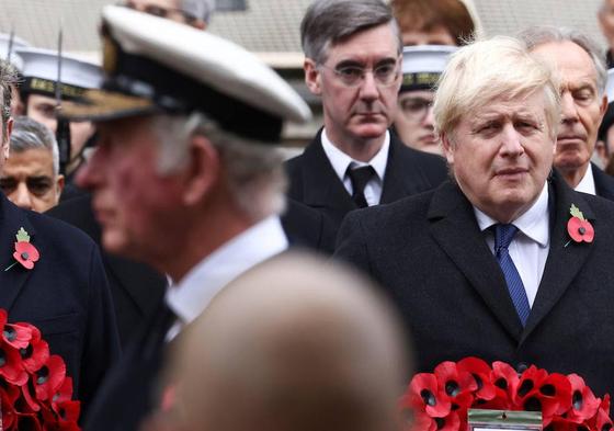 El ex primer ministro británico Boris Johnson asiste a la ceremonia de coronación del rey Carlos III