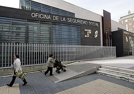 Sede de la Agencia Tributaria y de la Tesorería General de la Seguridad Social en Miranda.