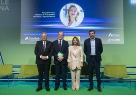 Jaume Roura, presidente de Fecavem, Enrique Lacalle, presidente de Auotmobile Barcelona, Raquel Sánchez, ministra de Transportes, Movilidad y Agenda Urbana y José López-Tafall, director general de ANFAC