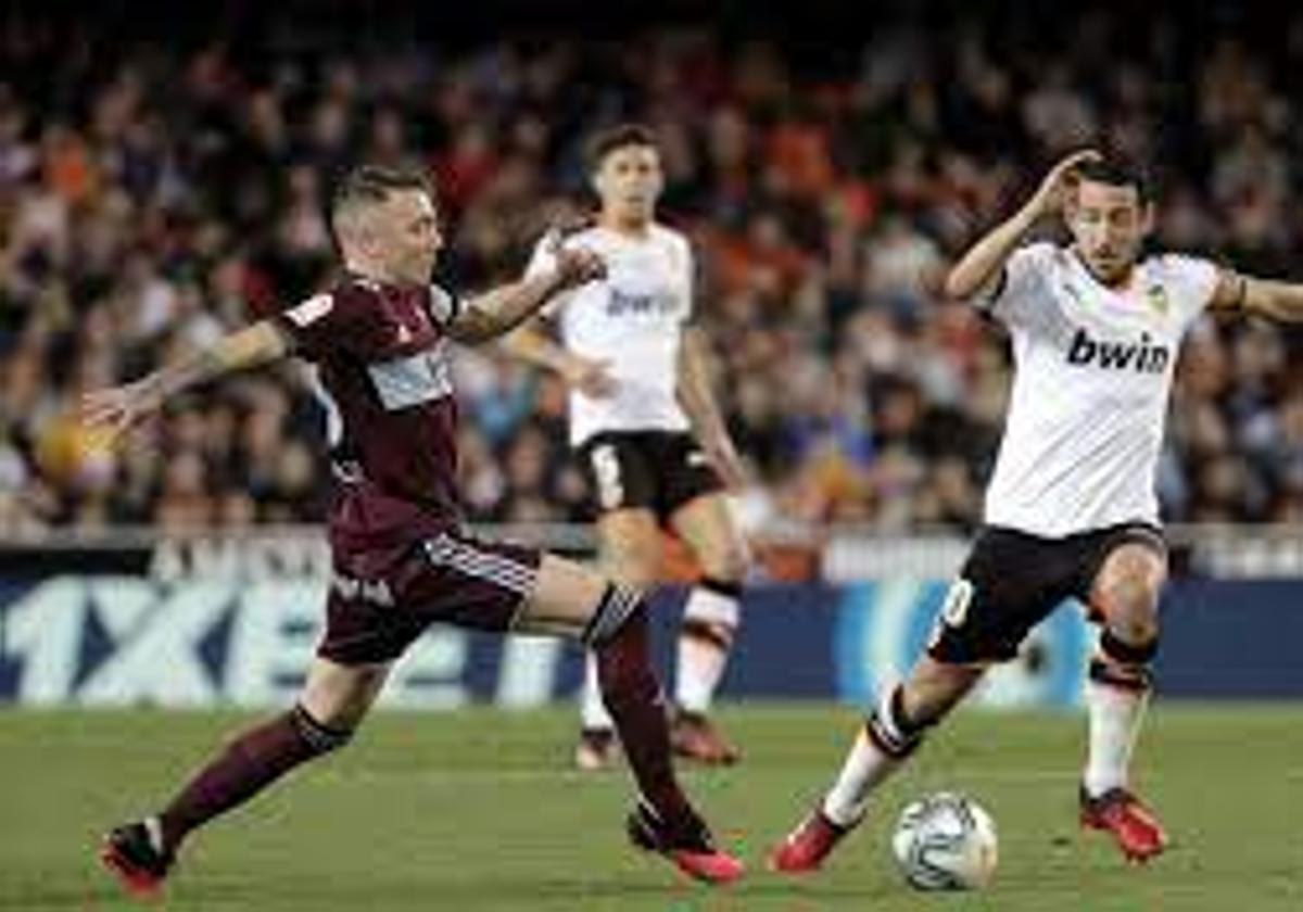 Iago Aspas y Dani Parejo, durante un partido entre el Celta y el Valencia.