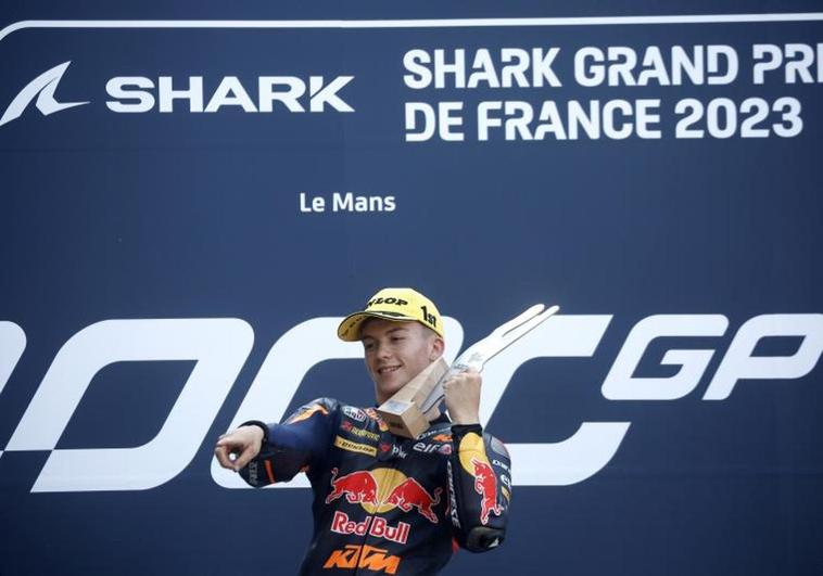 Dani Holgado demuestra por qué es el líder de Moto3