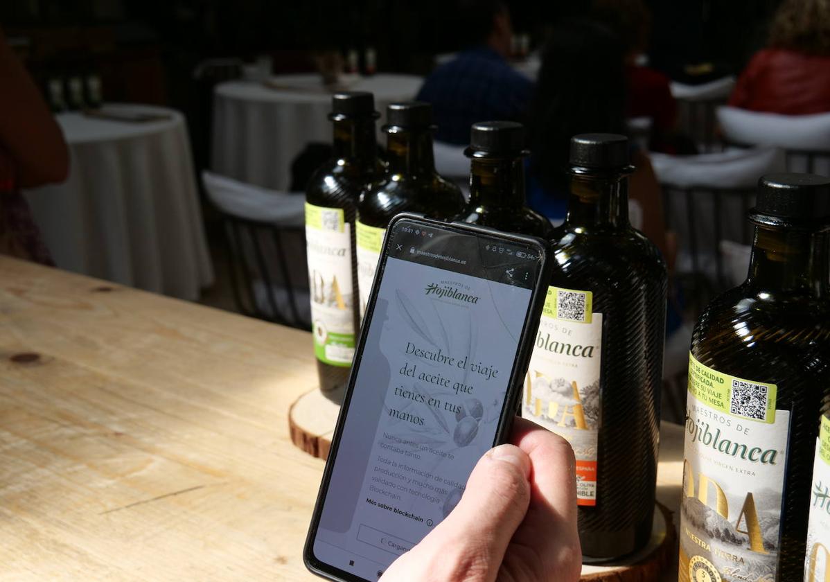 Código QR para obtener toda la información de una botella de aceite.