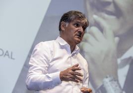 Toni Nadal durante una conferencia.