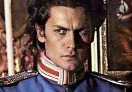 Helmut Berger en 'Luis II de Baviera. El rey loco', largometraje de Luchino Visconti de 1973.