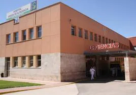 Acceso del hospital Virgen de Altagracia de Manzanares.