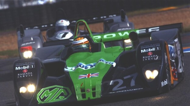 En 2001, Lola fabrica para MG el EX 257, que ganará la clase LMP2 en 2005