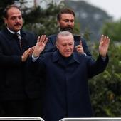 Erdogan seguirá como presidente de una Turquía partida en dos