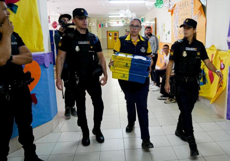 Urnas en vacaciones: voto masivo por correo pese al descrédito y temor a la mesa