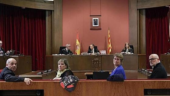 La Justicia inhabilita de nuevo a los miembros de la Mesa del Parlament del 1-O