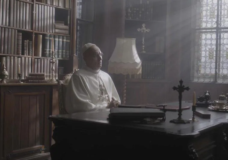 Un actor, dando vida al papa Pio XII en la serie documental 'Los archivos secretos del Vaticano'.