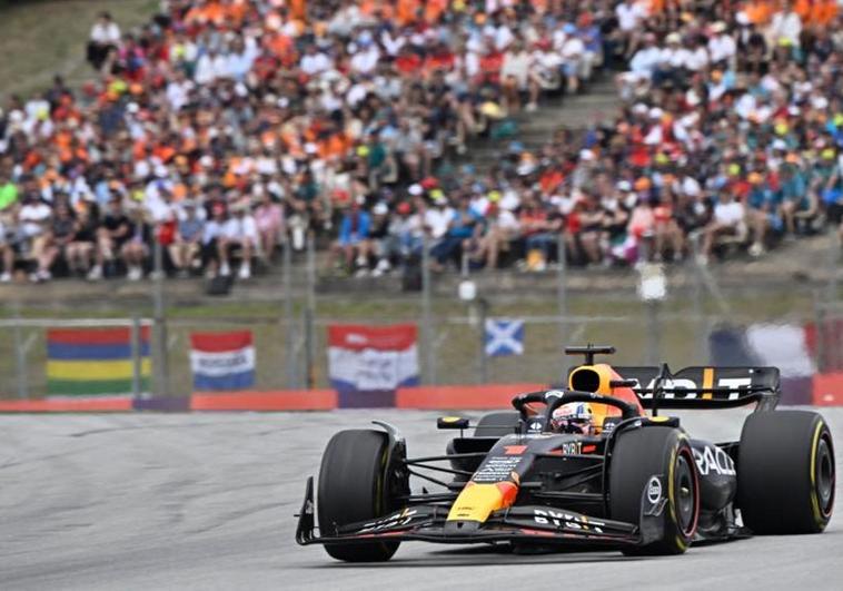 Alonso y Sainz hincan la rodilla en un anodino GP de España