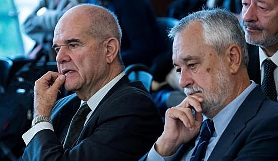 El Constitucional acuerda revisar las penas de Griñán y Chaves por el 'caso ERE'