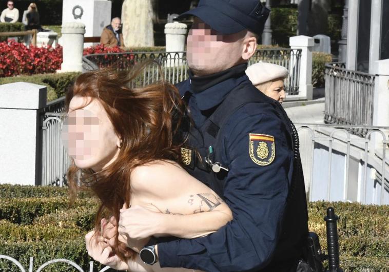 Archivan la causa al policía investigado por tocar los pechos a una activista de Femen