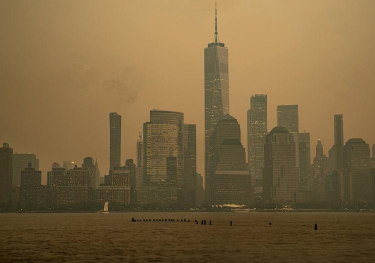 Smoke from the fires in Canada darkens the sky over New York and activates the alert for poor air quality
