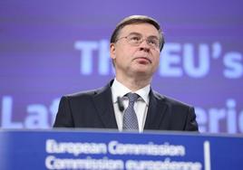 El vicepresidente económico de la Comisión Europea, Valdis Dombrovskis, al anunciar este miércoles el procedimiento contra Varsovia.