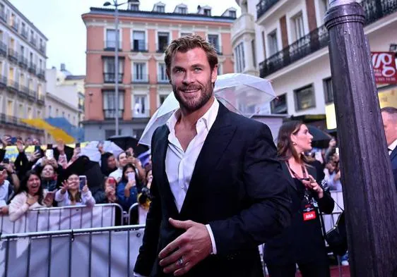 Chris Hemsworth en el estreno en la Gran Vía madrileña de 'Tyler Rake 2' el pasado miércoles.