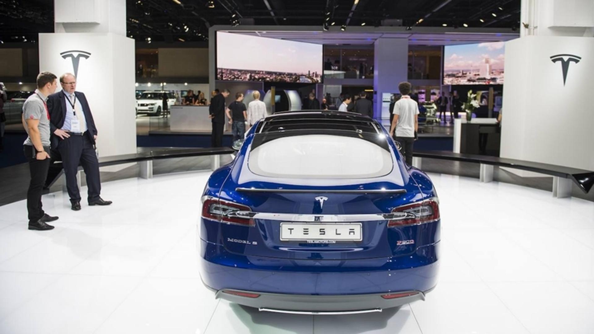 Tesla negotiates to build its new European factory in Valencia