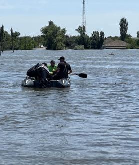 Imagen secundaria 2 - El estado en el que ha quedado Afanasivka tras las inundaciones.