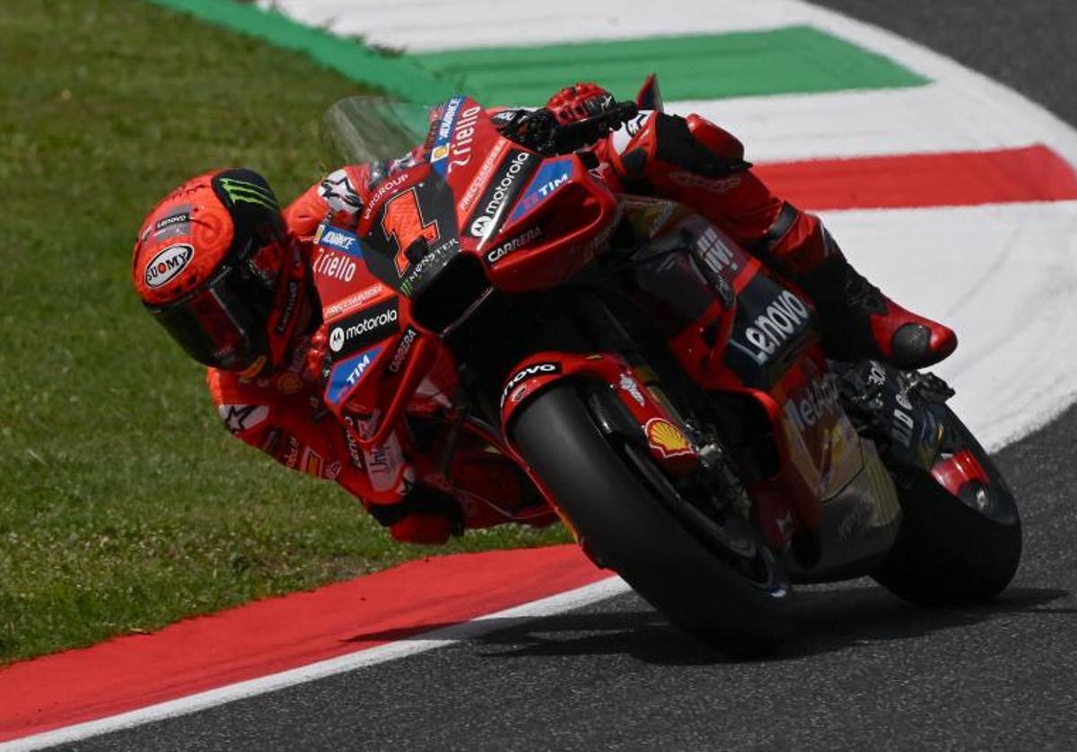 Pecco Bagnaia, rodando este viernes por el trazado de Mugello.