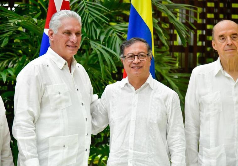 El presidente colombiano, Gustavo Petro, junto a su homólogo cubano, Miguel Díaz-Canel, en La Habana, donde se ha anunciado el acuerdo con el ELN.