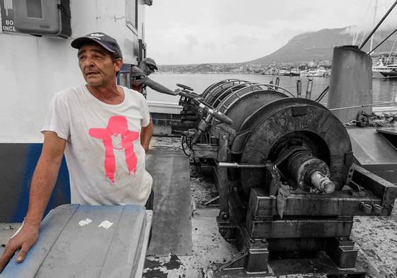 Pescadores de cadáveres: «Subí la red y vi la mano»