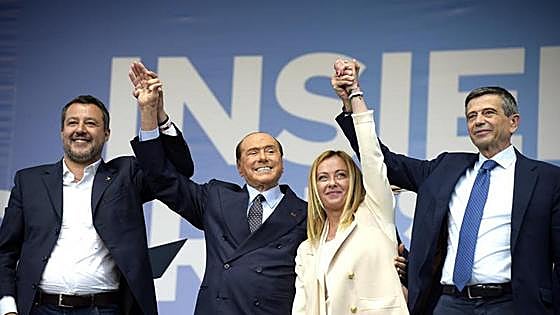 La clase política italiana reivindica a Berlusconi como una figura histórica