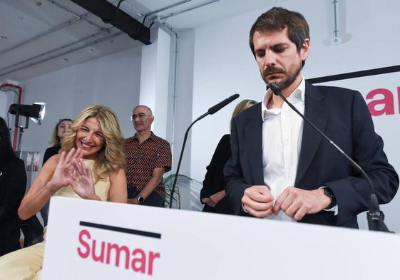 El portavoz de Sumar, Ernest Urtasun, el sábado al presentar el acuerdo de coalición junto a la líder de la plataforma y vicepresidenta segunda. Yolanda Díaz.