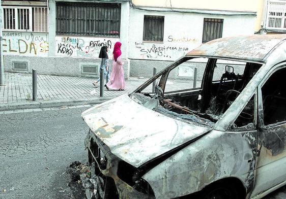 Badalona esconde una parte dura, la de los barrios castigados por la marginalidad.