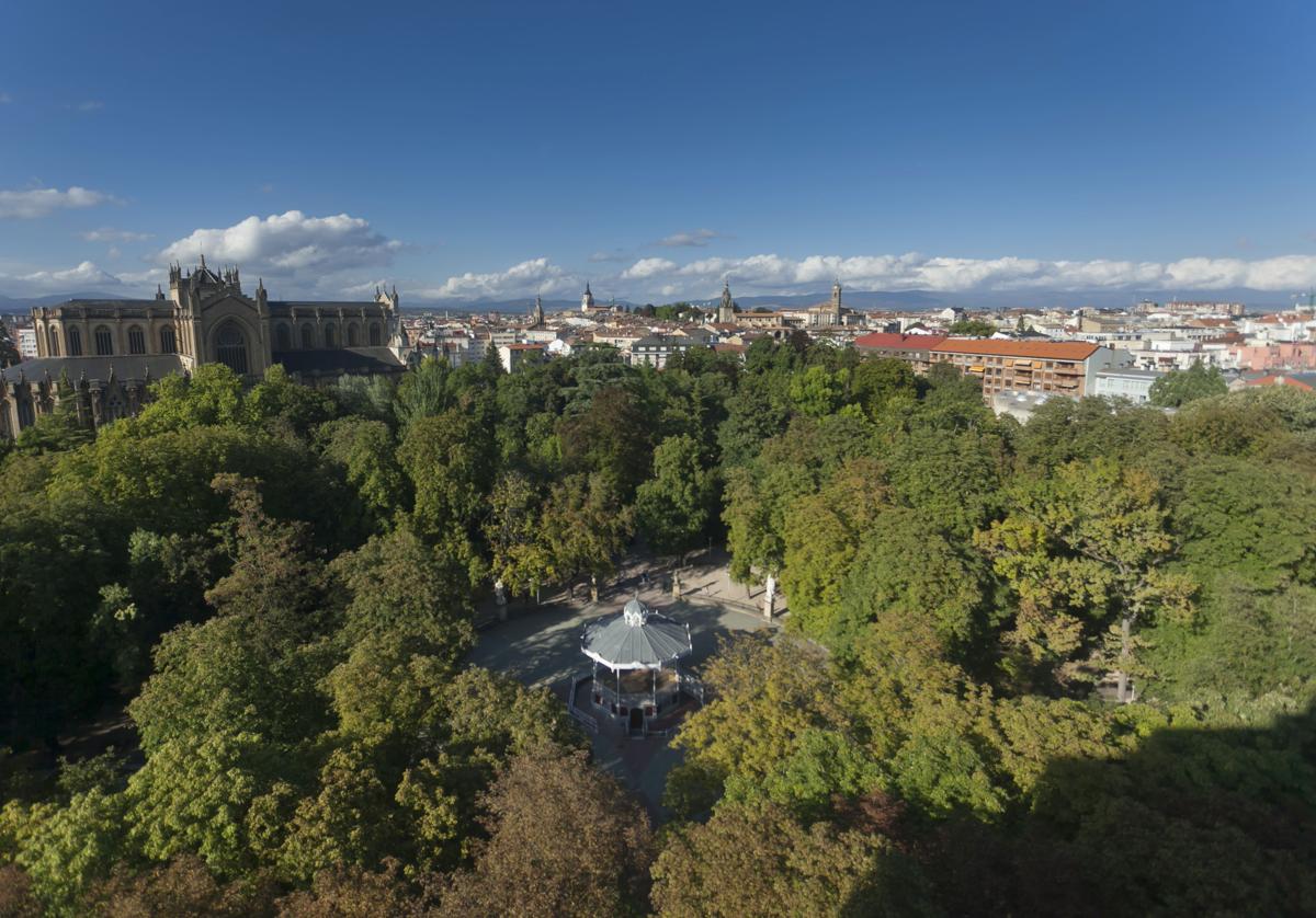 Vistas del Parque de La Florida, en Vitoria.