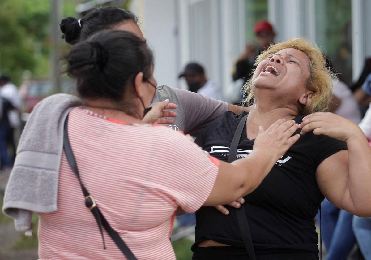 Más de cuarenta reclusas mueren tras reyertas y un incendio en una cárcel de Honduras