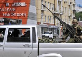 El Grupo Wagner patrulla por las calles de Rostov