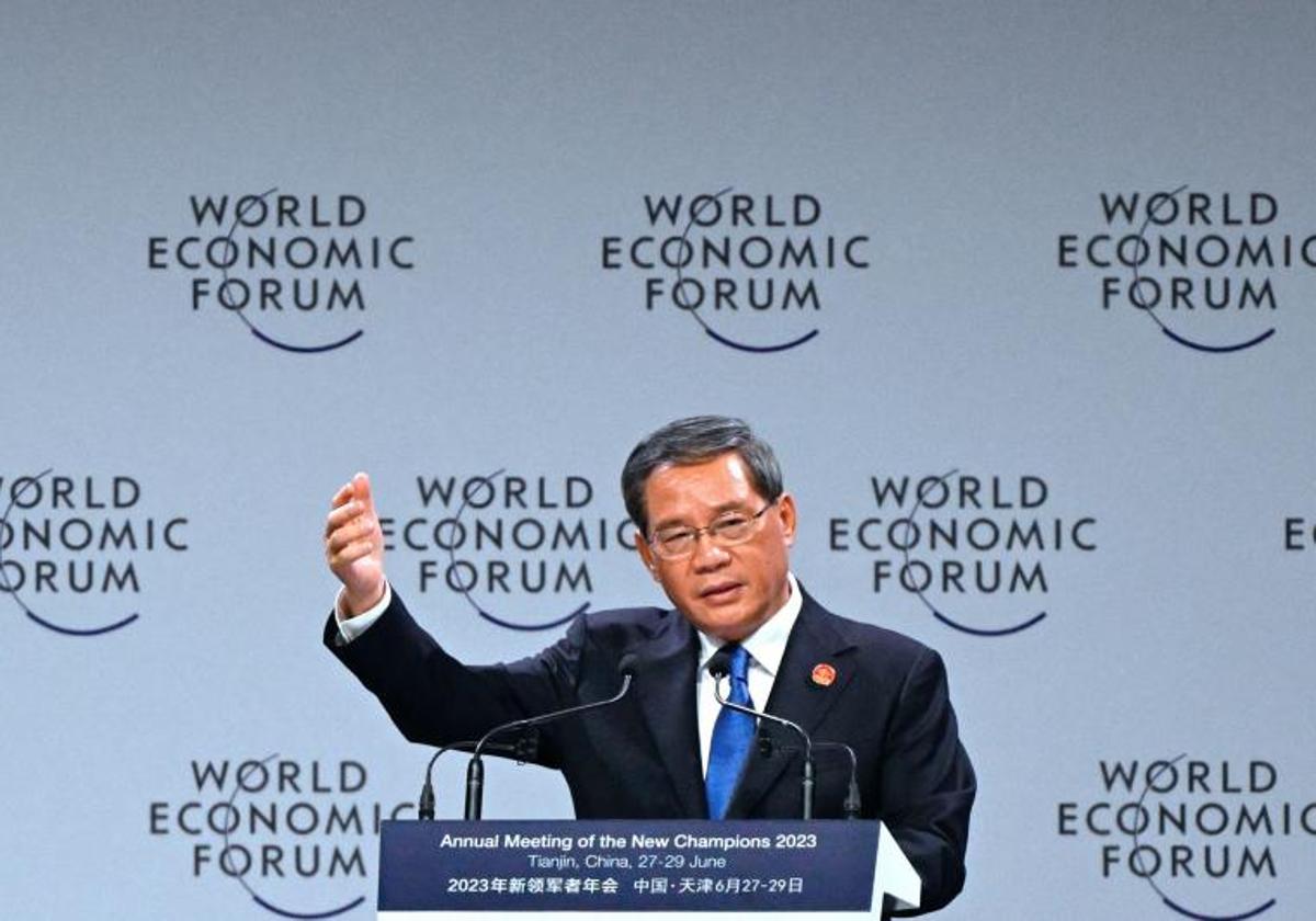 Li Qiang durante su intervención en el Foro de Verano de Davos.