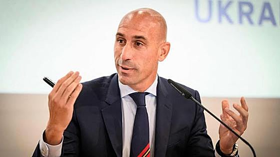 Rubiales quiere un estadio nacional para la selección de aforo reducido