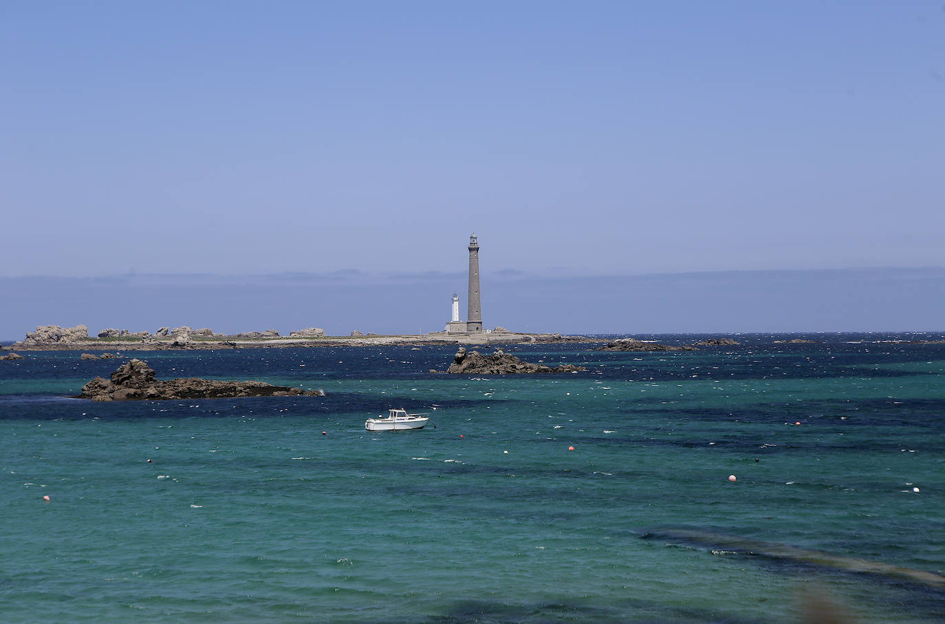 Faro de Isla Virgen, en Plouguerneau, Es el faro más alto de Europa, con 82,50 m de altura y el mas alto del mundo en pierdra tallada. Marca la separación entre el Canal y el Atlántico. Plouguerneau (Francia)