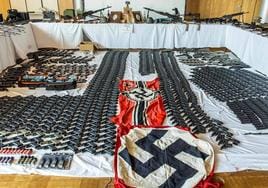 Decenas de armas, municiones y objetos nazis confiscados por la Policía austriaca