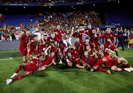 Los jugadores de la selección española, tras proclamarse campeones de la Liga de Naciones.