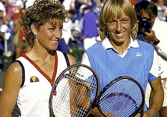 Chris Evert y Martina Navratilova en uno de los numerosos duelos en los que se enfrentaron.