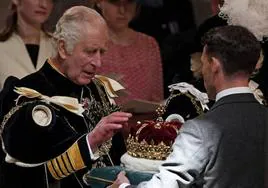 El rey Carlos III recibe los Honores de Escocia en la catedral de San Giles en Edimburgo