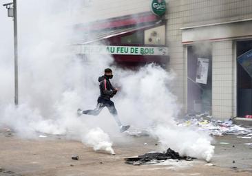 Los tribunales franceses recurren a juicios rápidos para procesar a los detenidos