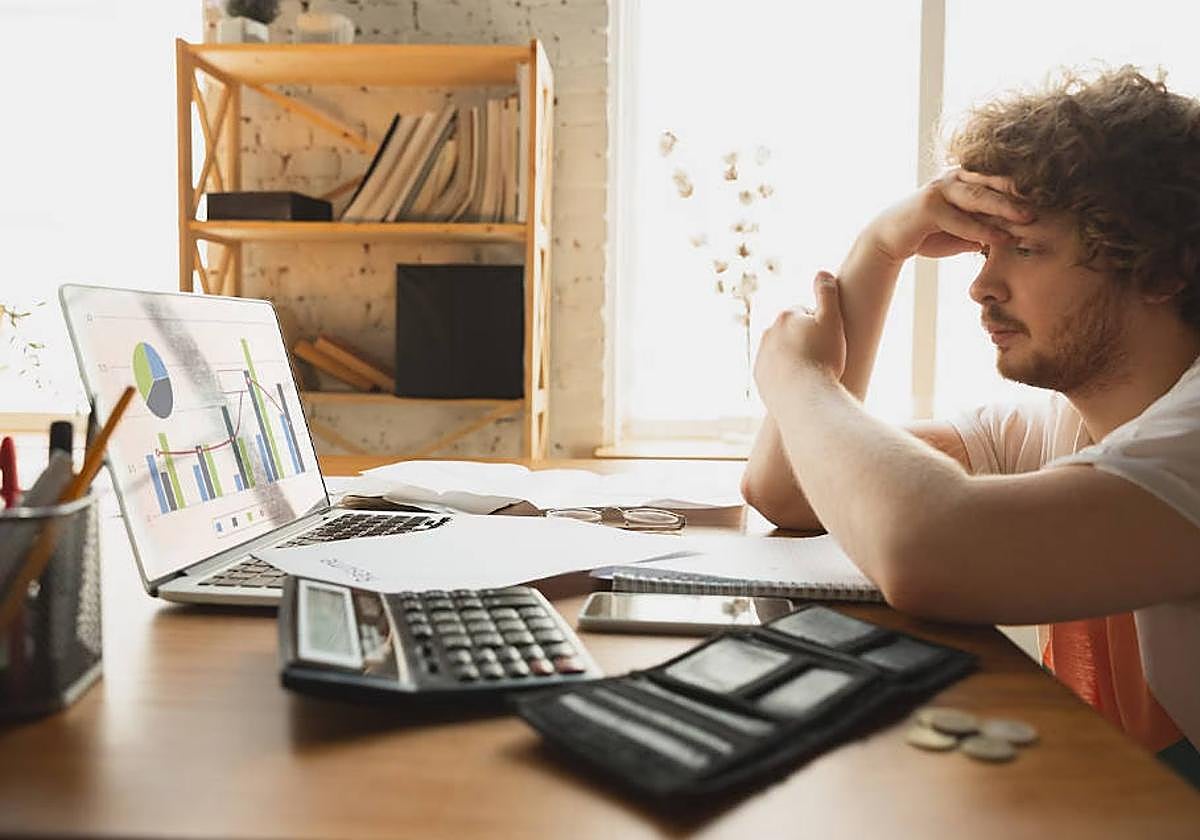 ¿Puede un banco exigirme abrir una cuenta para evaluar si soy apto para una hipoteca?