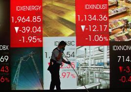 El Ibex cae un 2% en su peor sesión desde la crisis bancaria de marzo