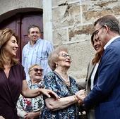 Feijóo empieza en su pueblo el camino a la Moncloa y se encomienda a la España rural