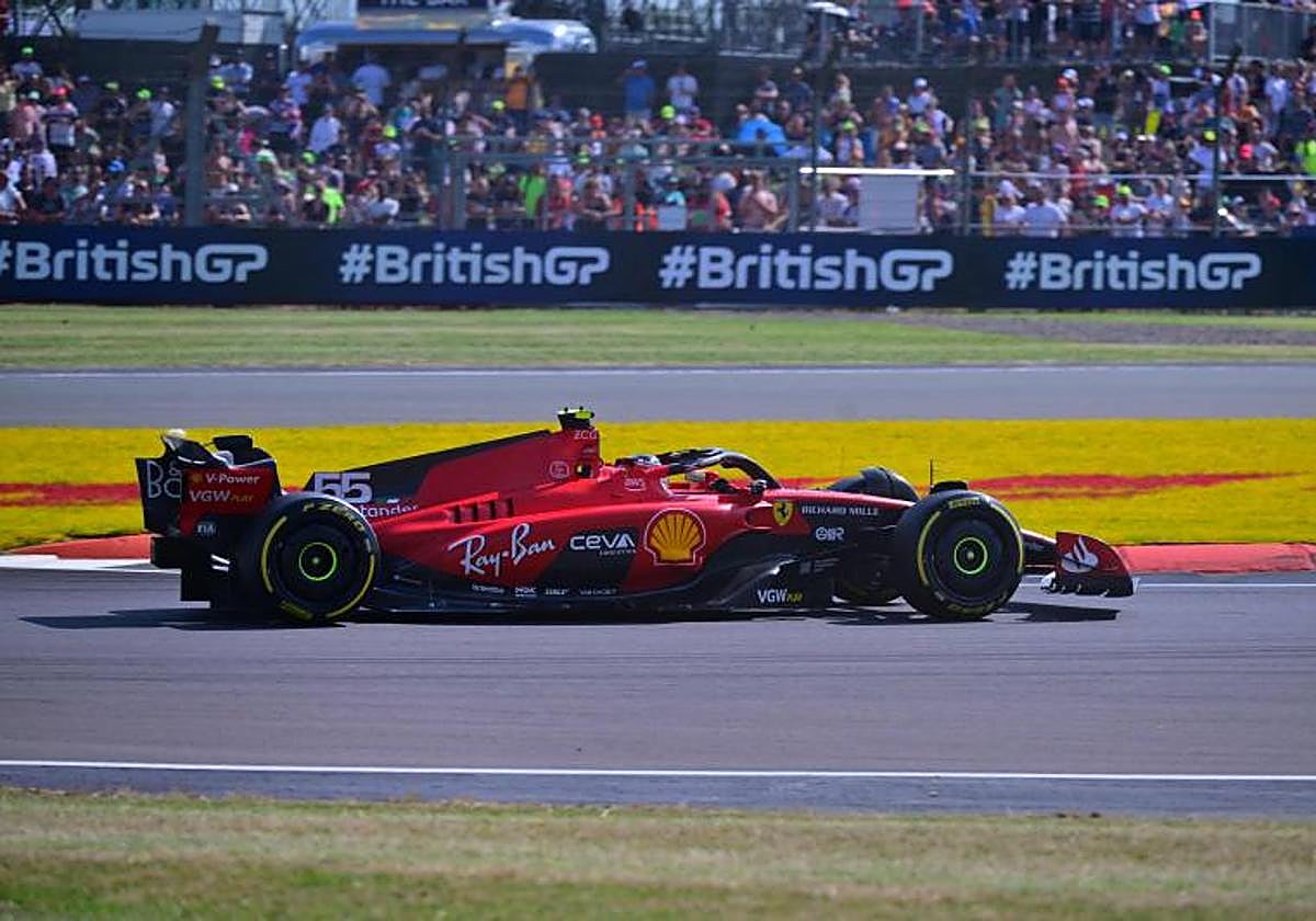Carlos Sainz, en el circuito de Silverstone.