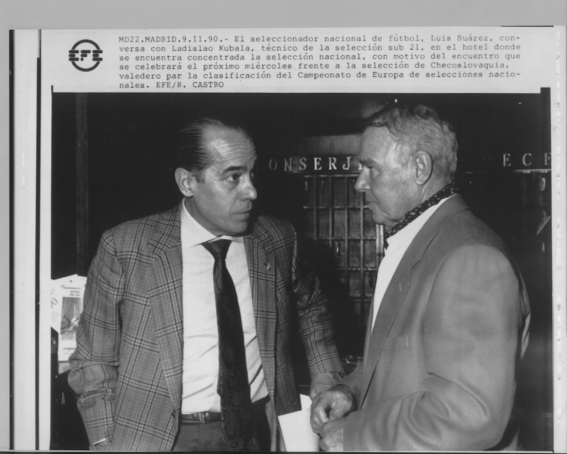 Luis Suarez hablando con Ladislao Kubala.
