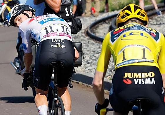 Pogacar suelta a Vingegaard en el Puy de Dôme.