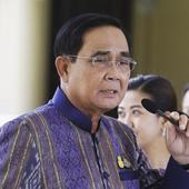 El primer ministro de Tailandia dimite tras nueve años en el poder